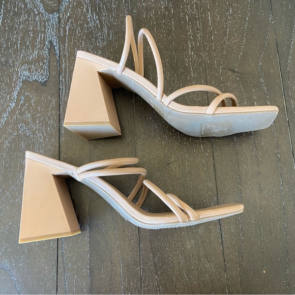 Abound Austyn Patent Strappy Block Heel Sandals Nude Beige Neutral Size 11M - Picture 4 of 16